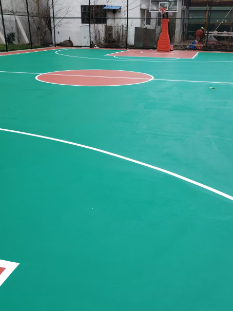 姜堰 球场长期使用易出现地面开裂